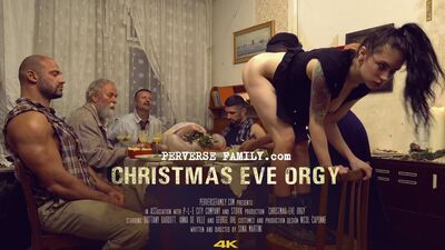Perverse family Christmas Eve food anal orgy: delicious from dirty asses