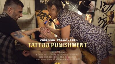 Stepbrother and stepmom pissed in Anna De Ville's huge asshole