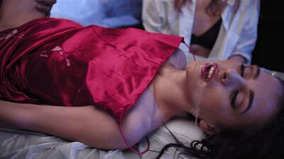 Jiology lab: Jia Lissa and girl with a tentacle penis fucks live doll